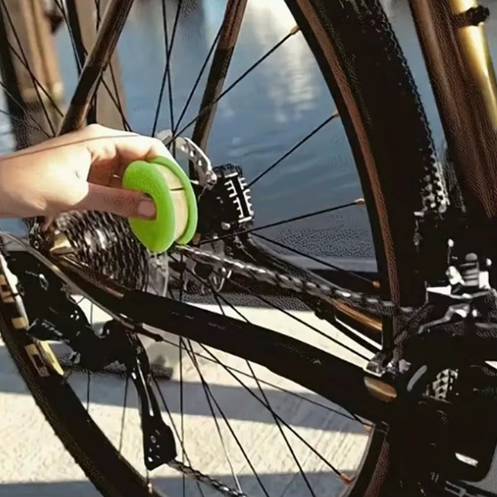 1PCS Bicycle Chain Lubricator Bike Chains Oil Roller Cleaning Bicycle Maintenance Tool Portable Bike Cycling Accessories