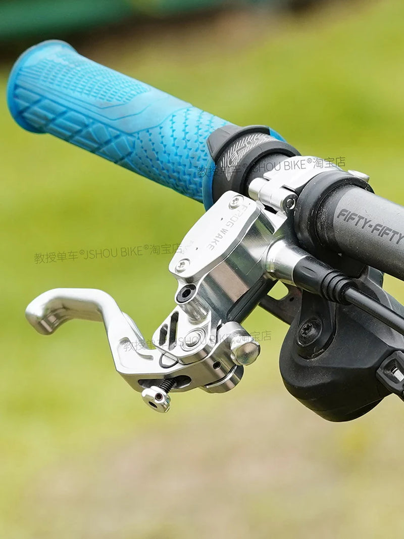 FROGWAKE FV4 4‑piston hydraulic disc brake — split‑type internal‑cable MTB brake system with inline radial levers and high‑performance calipers; premium mountain bike parts